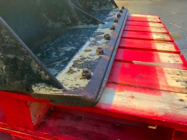 48" 'WHITES' GRADING BUCKET.....35mm PINS.....263f 377223113