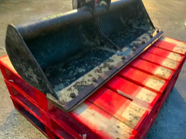 48" 'WHITES' GRADING BUCKET.....35mm PINS.....263f 377223115