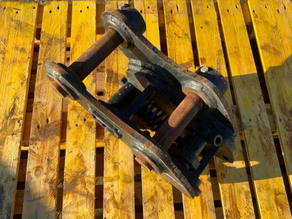 UNUSED KEEN QUICK HITCH...45mm PINS......1441-2 377223132