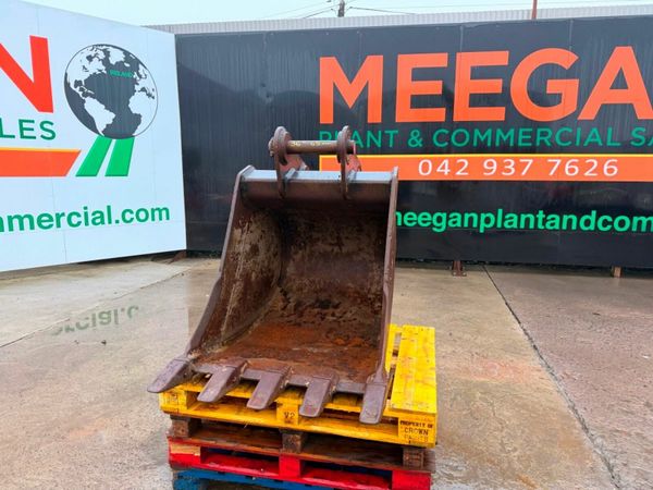 36" JCB DIGGING BUCKET 13 TON .....65MM....758P 377223256