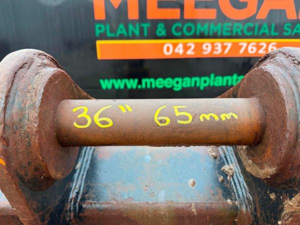 36" JCB DIGGING BUCKET 13 TON .....65MM....758P 377223259