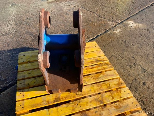 12" DIGGING BUCKET.....45mm PINS........66. 377223340