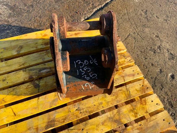 12" MINI DIGGER BUCKET........35mm PINS.......12f. 377223388