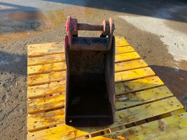 12" MINI DIGGER BUCKET........35mm PINS.......12f. 377223393