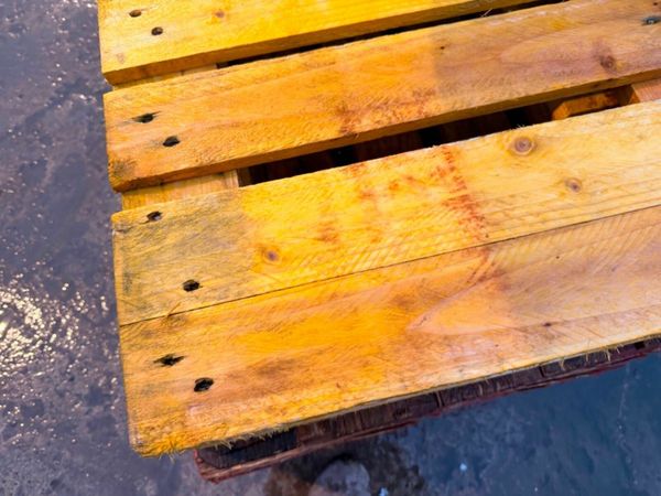 18" JCB 3CX BUCKET ...45MM PINS .....67S 377223333