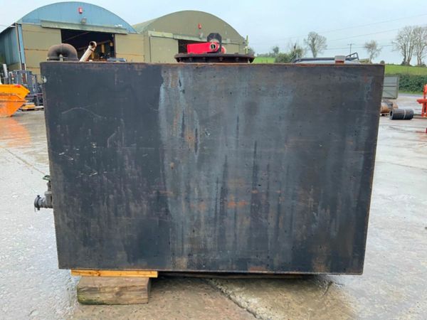 2700lts FUEL STORAGE TANK.....2312d. 377223433