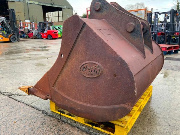 60" GEITH DIGGING BUCKET..........80mm PINS.....35 377223642