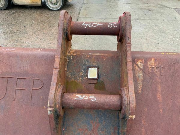 60" GEITH DIGGING BUCKET..........80mm PINS.....35 377223644