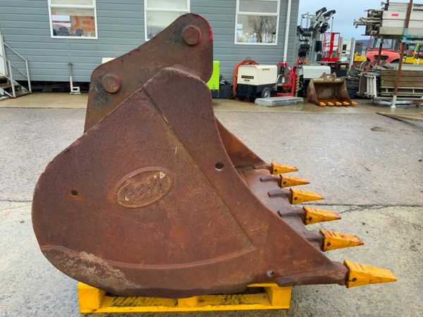 60" GEITH DIGGING BUCKET..........80mm PINS.....35 377223646