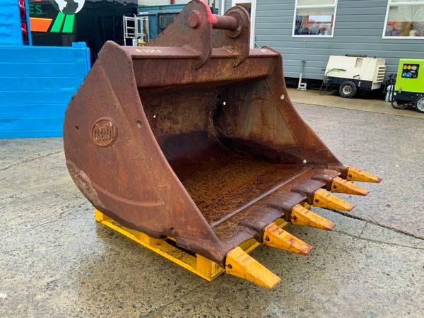 60" GEITH DIGGING BUCKET..........80mm PINS.....35 377223647