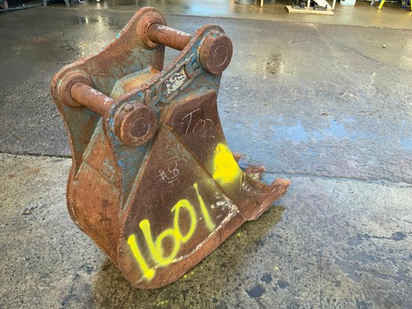 18" DIGGING BUCKET.......65mm PINS.....1601t. 377223752