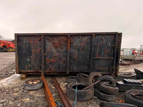 30 YARD HOOK SKIP BIN ROLL ON ROLL OFF...4322 377223772