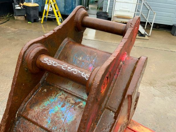 24" STRICKLAND BUCKET.....65mm PINS......#265. 377223779