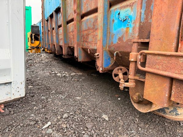 HOOK LOADER SKIP BIN ROLL ON ....# 1092V 377223849