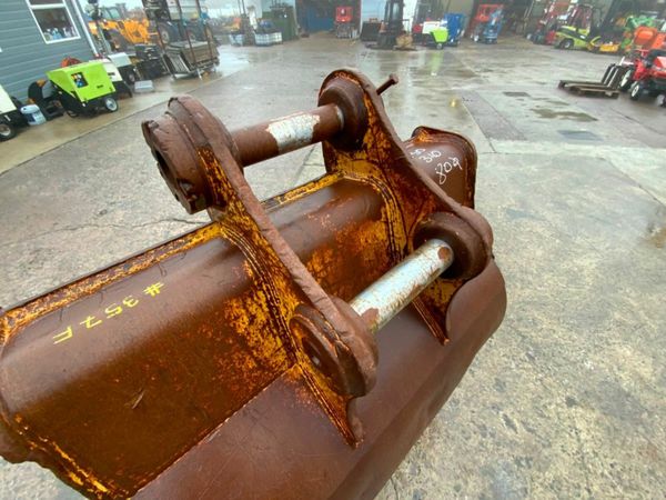 54" DIGGING BUCKET.....80mm PINS.........357F 377223807