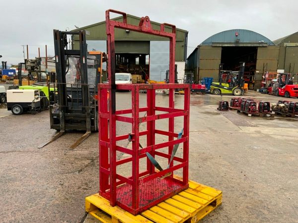 GAS BOTTLE TRANSPORT / STORAGE BASKET..3453. 377223838