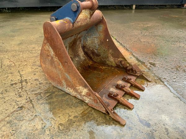 30" DIGGING BUCKET.....60mm PINS.......1600. 377223978