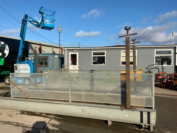 3.0t LOADING DECK / SLIDING GANTRY.......1415 377224045