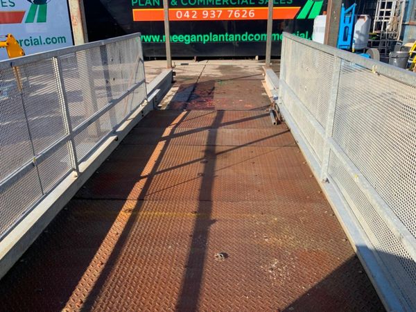 3.0t LOADING DECK / SLIDING GANTRY.......1415 377224060