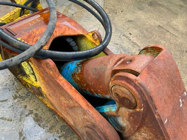 DEMOLITION PULVERISER........65mm PINS......222F 377224012