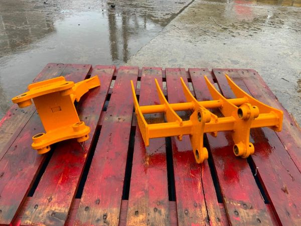 MINI DIGGER  RAKE / RIPPER TOOTH.....30mm PINS. 377224266