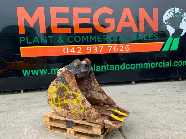 30" GEITH DIGGING BUCKET   65mm PINS.......1423. 377224270