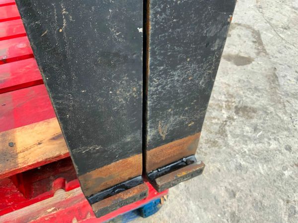 UNUSED 72" x 20" CARRIAGE SLIDING FORKS...4561. 377224379