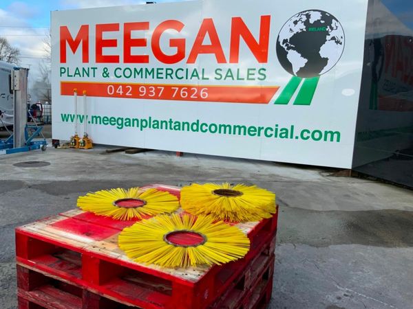 UNUSED ROAD BRUSH REPLACEMENT SEGMENTS. 377224640