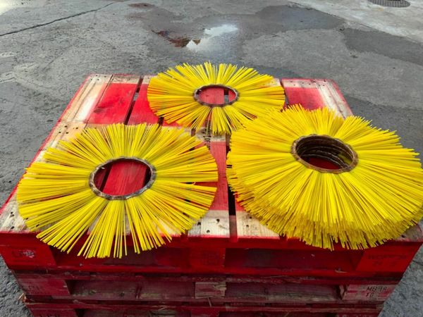 UNUSED ROAD BRUSH REPLACEMENT SEGMENTS. 377224646