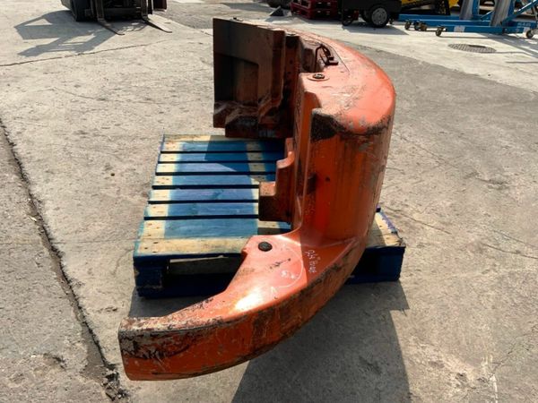 HITACHI EX 60 REAR COUNTER WEIGHT / BALLAST. 377224750