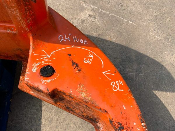 HITACHI EX 60 REAR COUNTER WEIGHT / BALLAST. 377224751