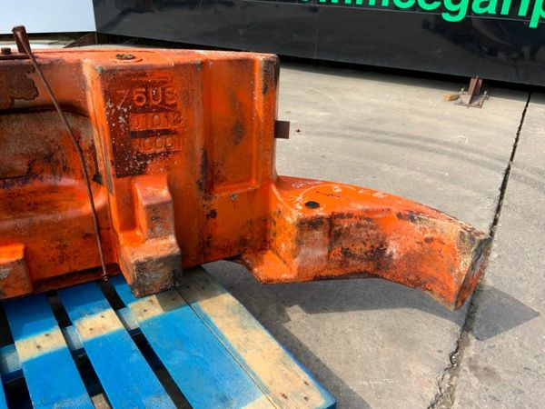 HITACHI EX 60 REAR COUNTER WEIGHT / BALLAST. 377224753