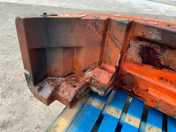 HITACHI EX 60 REAR COUNTER WEIGHT / BALLAST. 377224754