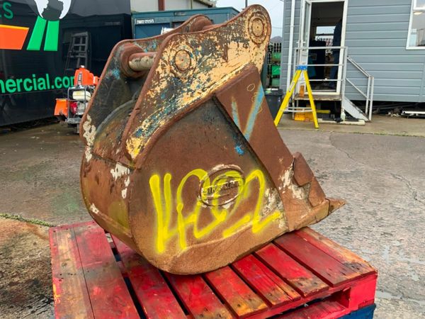 18" STRICKLAND DIGGING BUCKET....65mm...1420 377224798