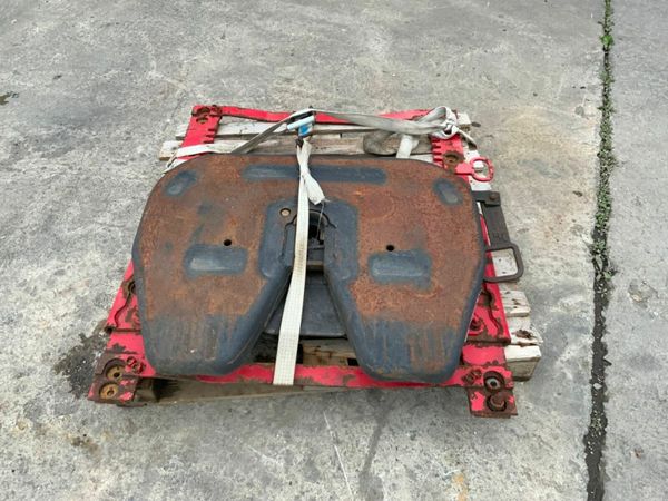 SLIDING FIFTH WHEEL TRAILER COUPLING. 377224706