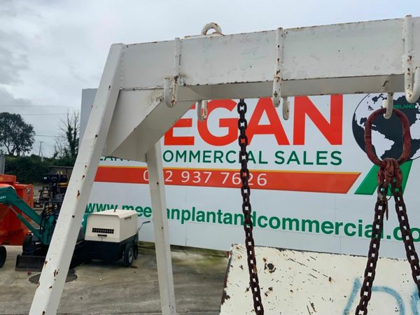 LIFTING CHAINS / TOOL STORAGE RACK ......4829. 377224893