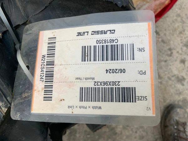 UNUSED 230 x 96 x 32 RUBBER TRACKS........3439. 377224825