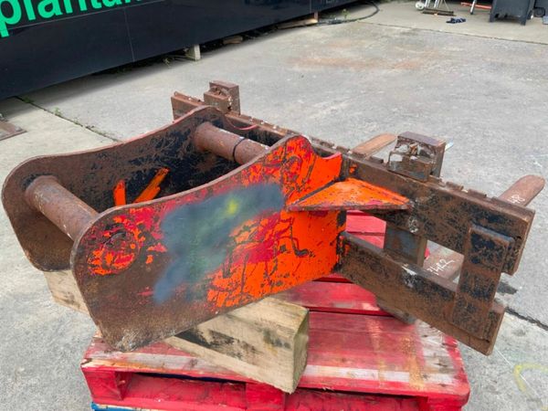 PALLET FORK ATTACHMENT......65mm PINS......4548. 377225017