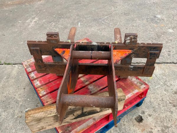 PALLET FORK ATTACHMENT......65mm PINS......4548. 377225018