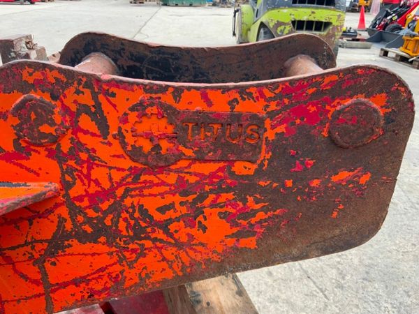 PALLET FORK ATTACHMENT......65mm PINS......4548. 377225020