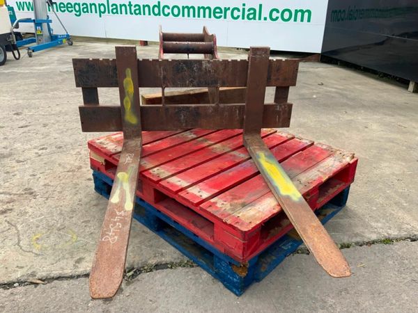 PALLET FORK ATTACHMENT......65mm PINS......4548. 377225026