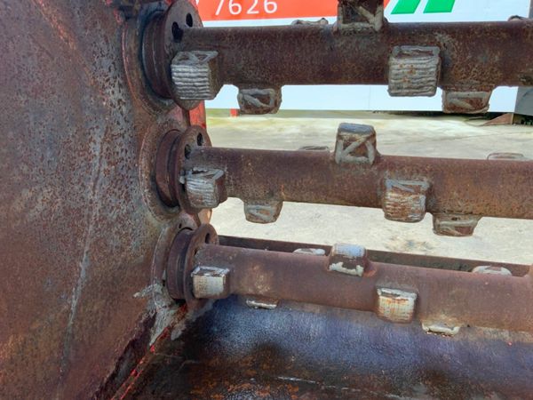 60" SCREENER BUCKET......80mm PINS ......1338 377225141