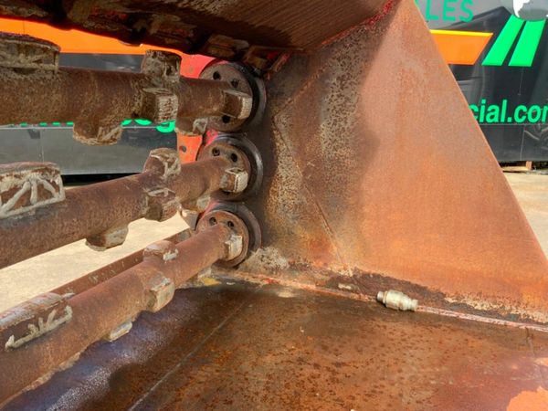 60" SCREENER BUCKET......80mm PINS ......1338 377225131