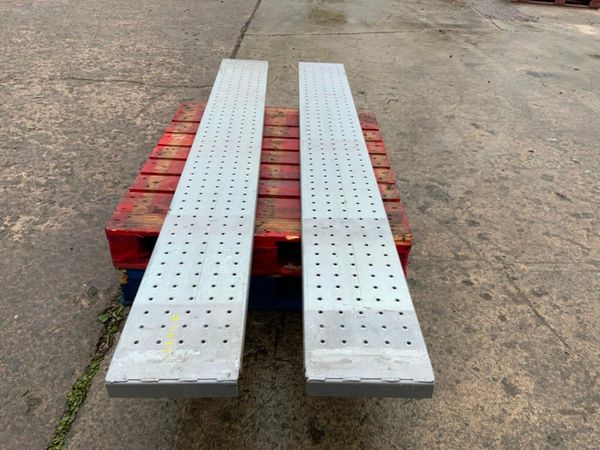 8ft GALVANISED LOADING RAMPS.........1189t. 377225247