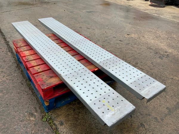 8ft GALVANISED LOADING RAMPS.........1189t. 377225248