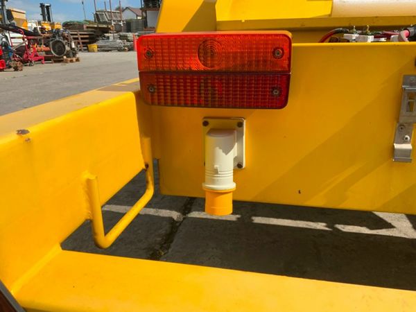 LED DISPLAY SCREEN / ADVERTISING TRAILER..38w 377225270