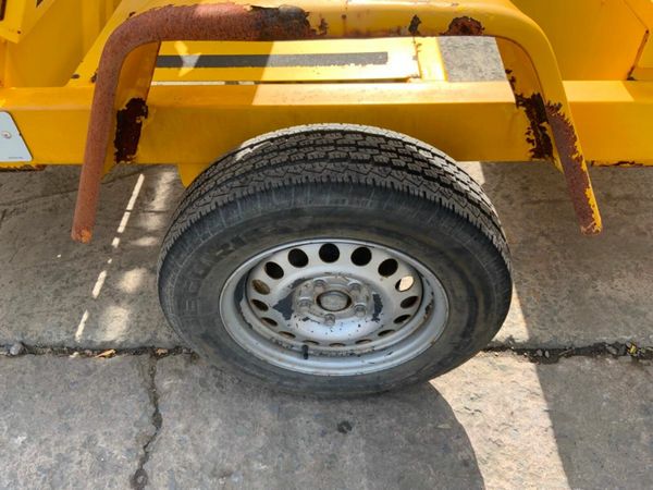 LED DISPLAY SCREEN / ADVERTISING TRAILER..38w 377225274