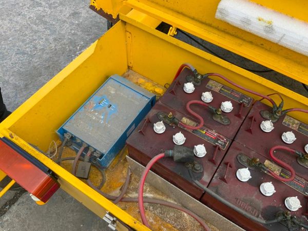 LED DISPLAY SCREEN / ADVERTISING TRAILER..38w 377225277