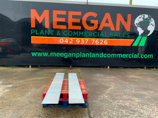 8ft GALVANISED LOADING RAMPS.........1189t. 377225229