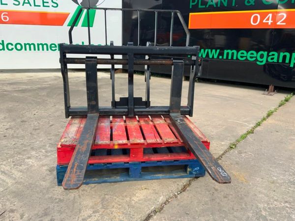 UNUSED COMPACT LOADER FORK CARRIAGE...4022. 377225406